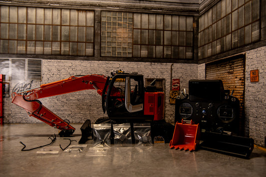 GLKU 1/14 Super Frog Hitachi 135