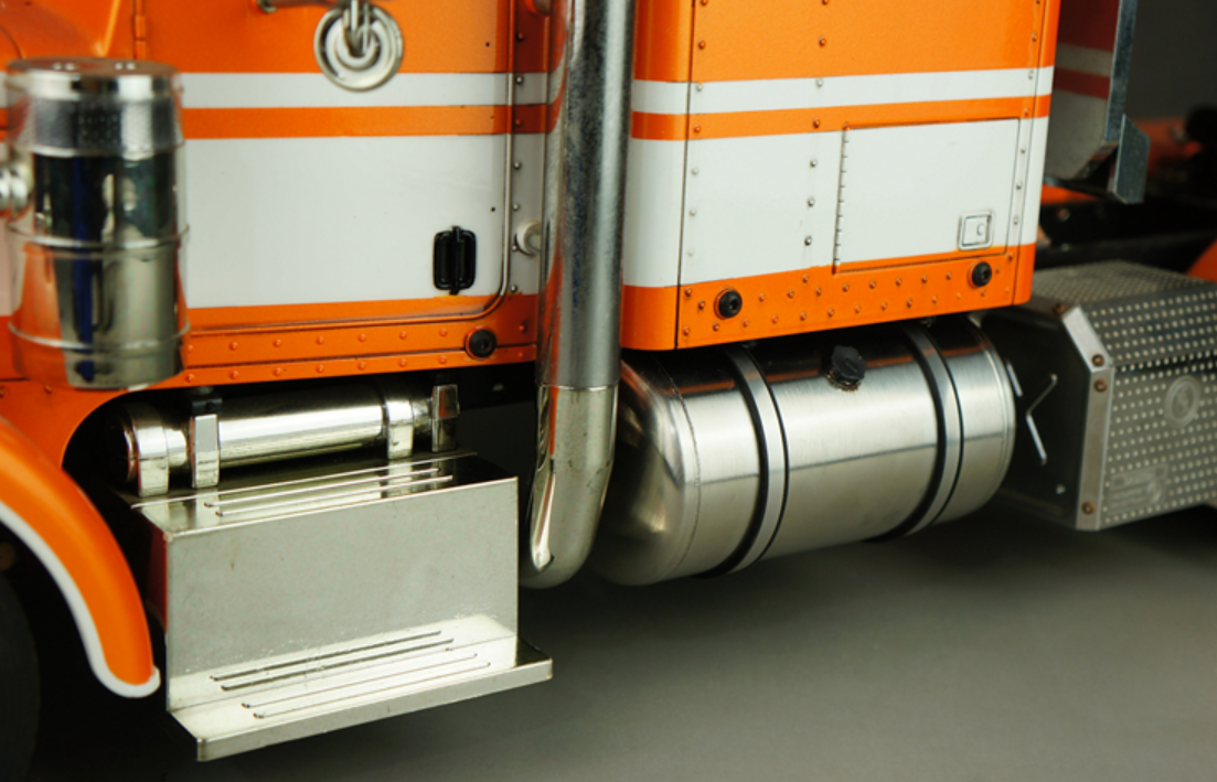 Fuel Tanks with Straps and Rubber