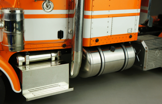 Scale Club Fuel Tanks with Straps and Rubber